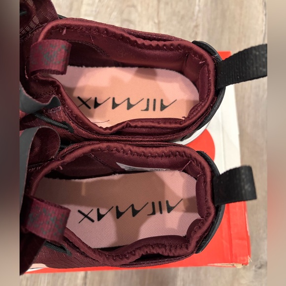 Nike Maroon and Pink Sneakers - Picture 8 of 8